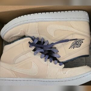 Women's Air Jordan 1 mid SE Sanddrift